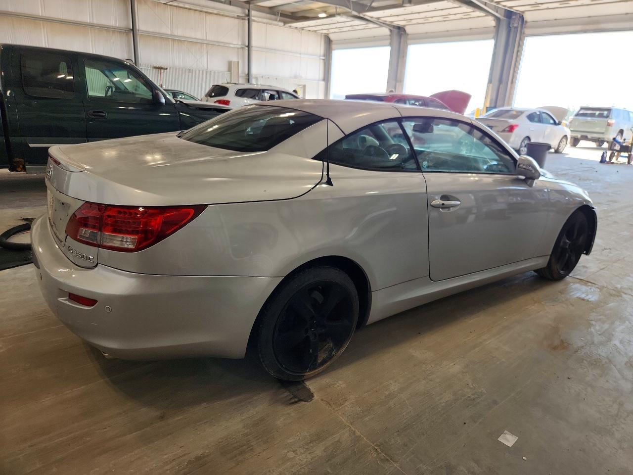 2010 Lexus Is 350 - Image 3