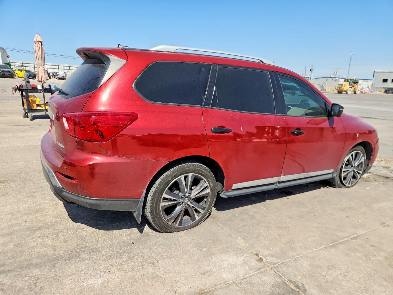 2017 Nissan Pathfinder Platinum - Фото 3