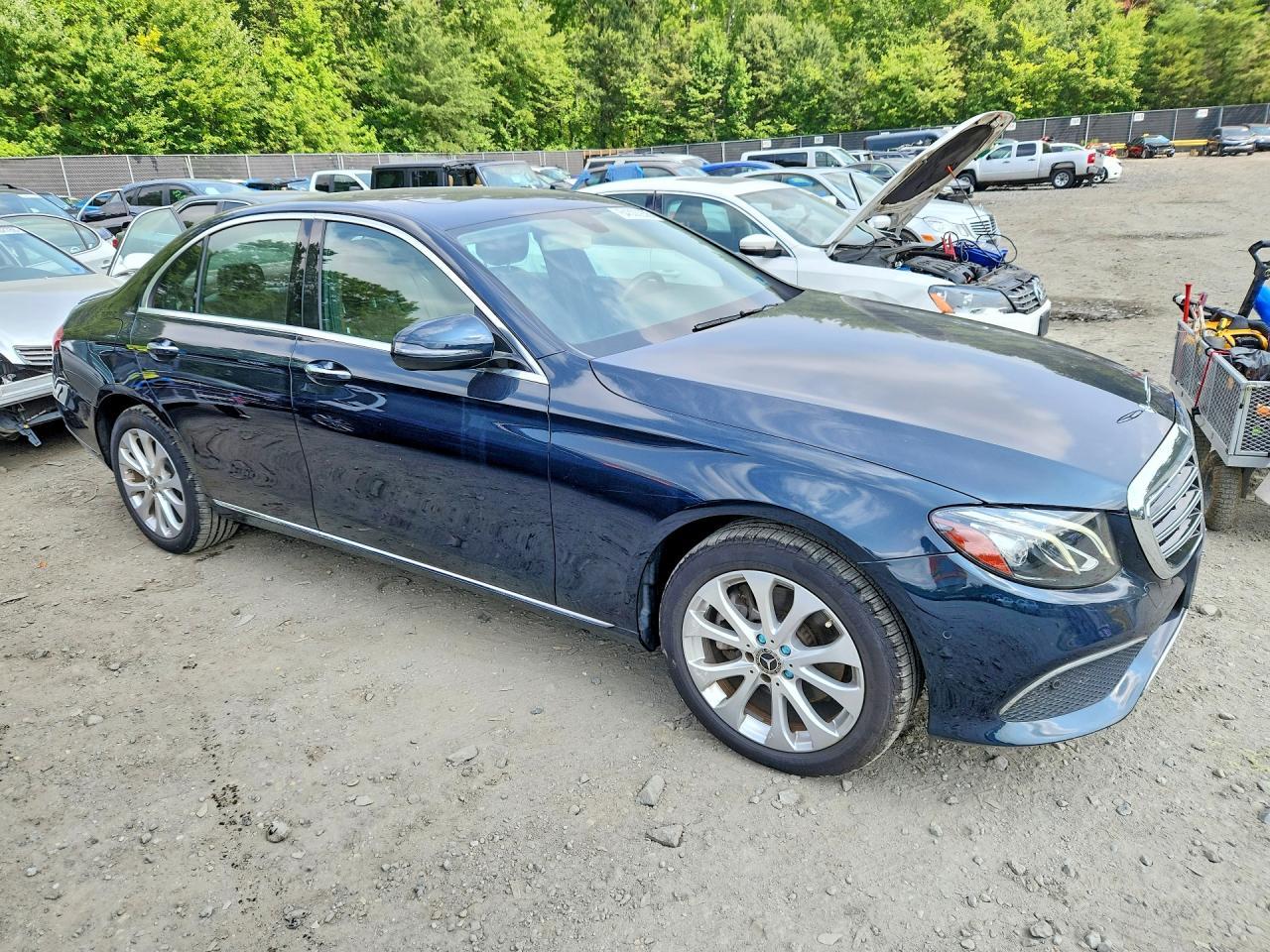 2018 Mercedes-Benz E 300 4Matic - Фото 4