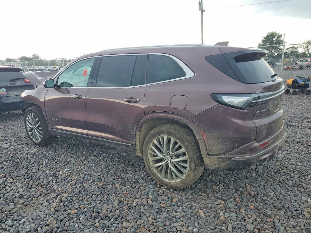 2026 Buick Enclave Avenir - Image 2