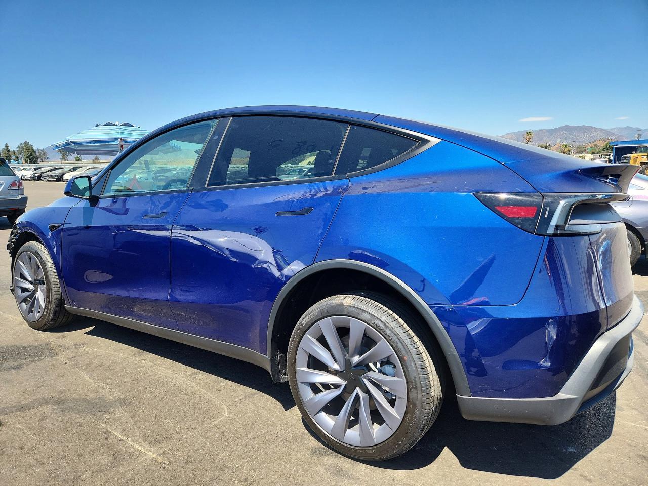 2026 Tesla Model Y - Image 2