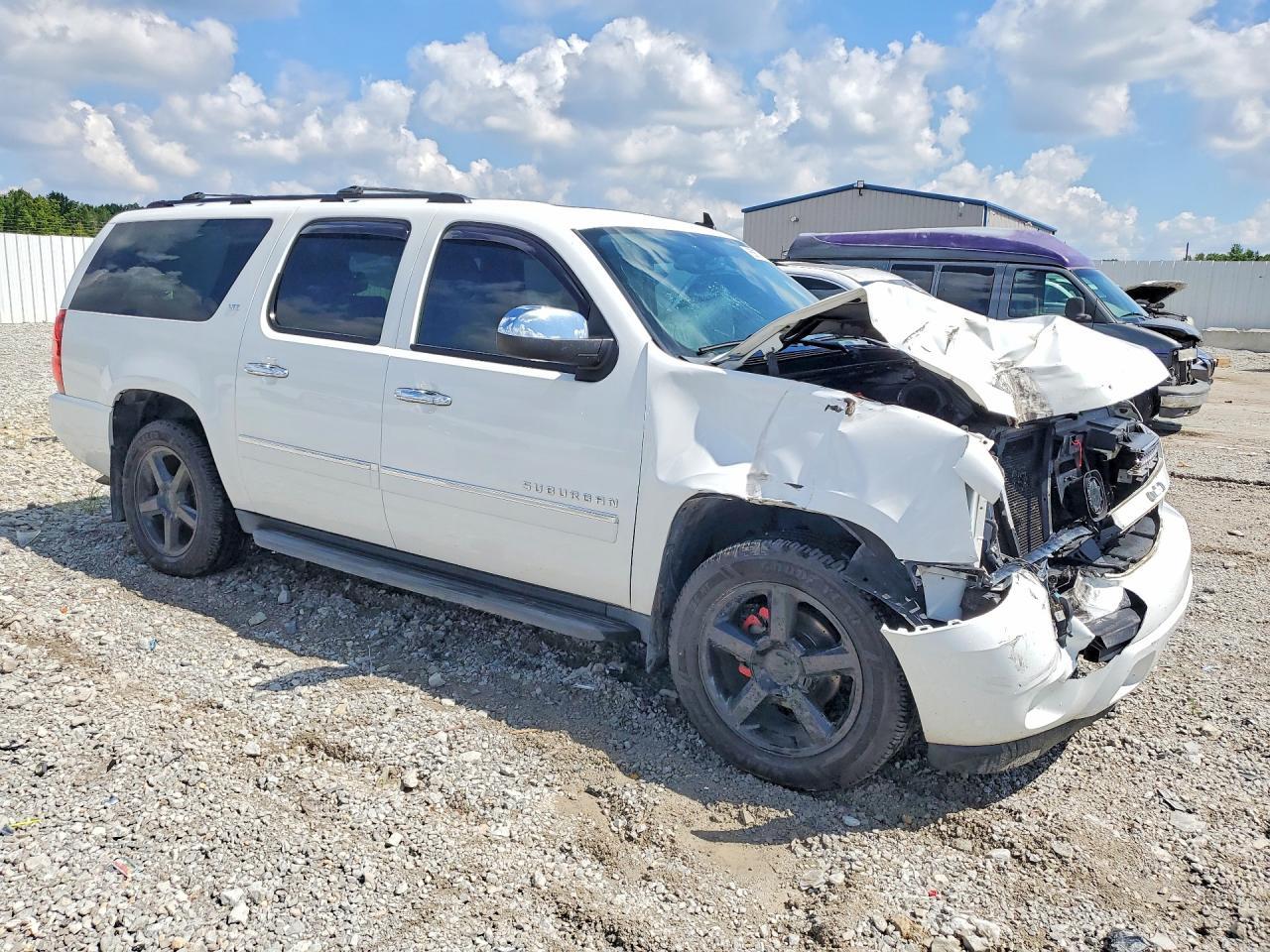 2013 Chevrolet Suburban K1500 Ltz - Image 4
