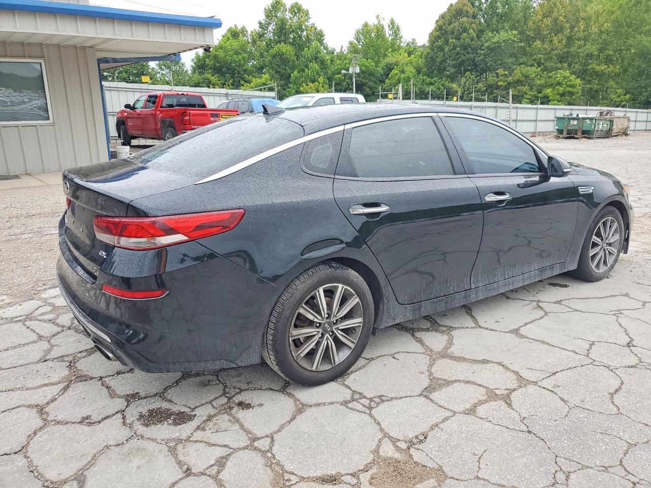 2020 Kia Optima Ex - Image 3