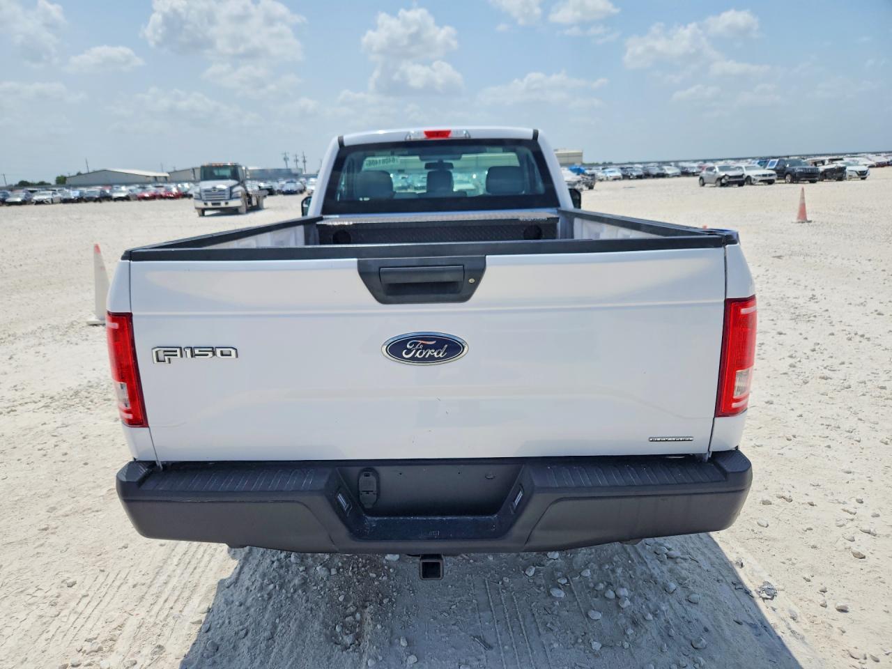 2016 Ford F150 - Фото 6