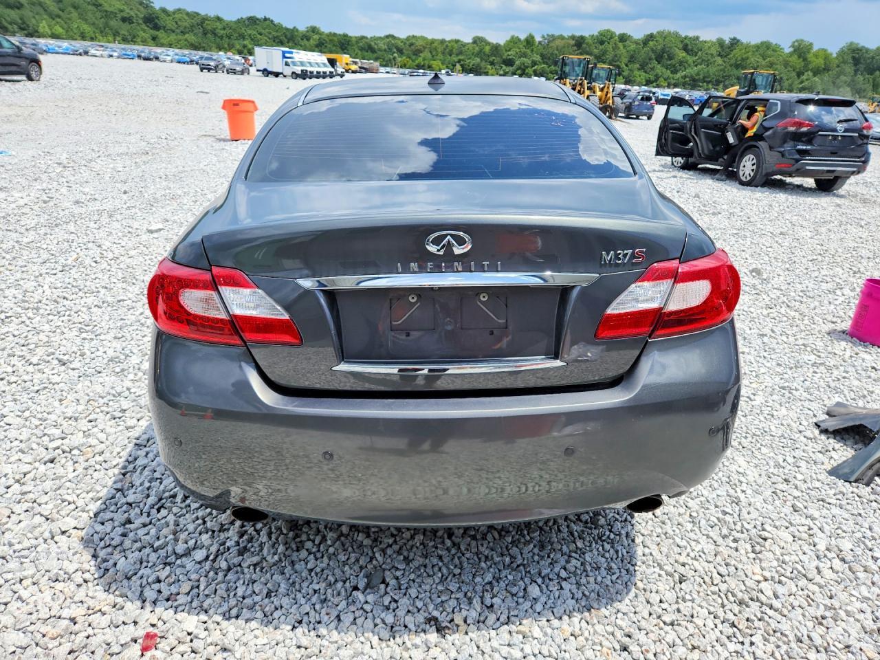 2013 Infiniti M37 Base - Image 6