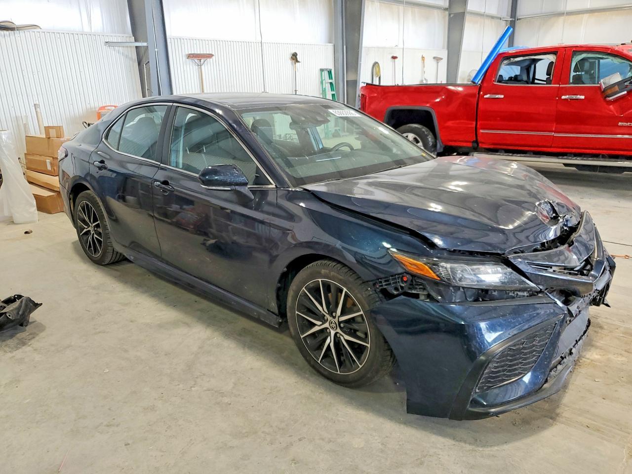 2021 Toyota Camry Se - Фото 4