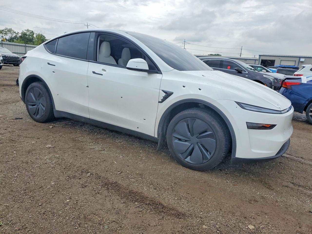 2026 Tesla Model Y - Image 4