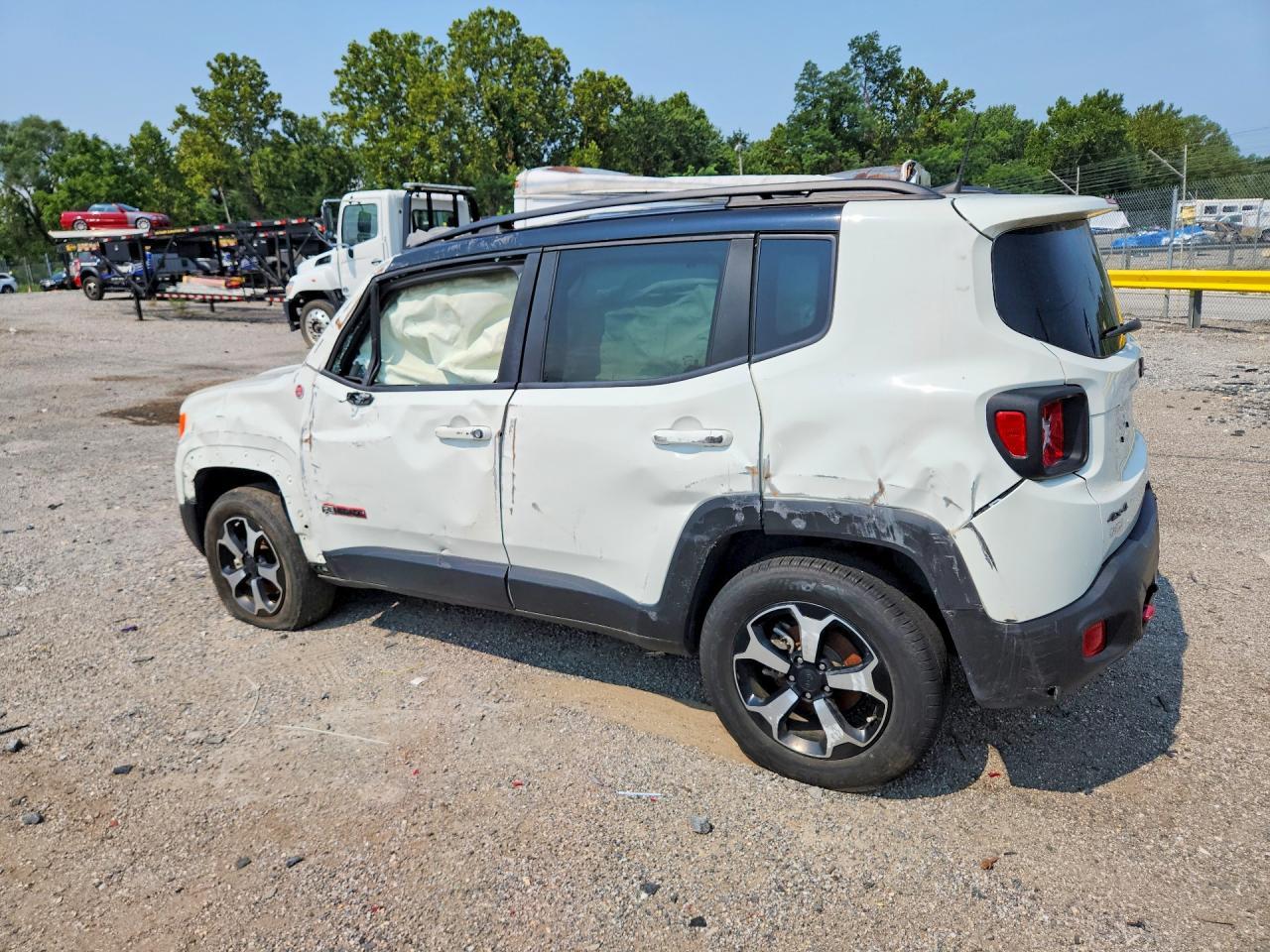 2022 Jeep Renegade Trailhawk - Фото 2