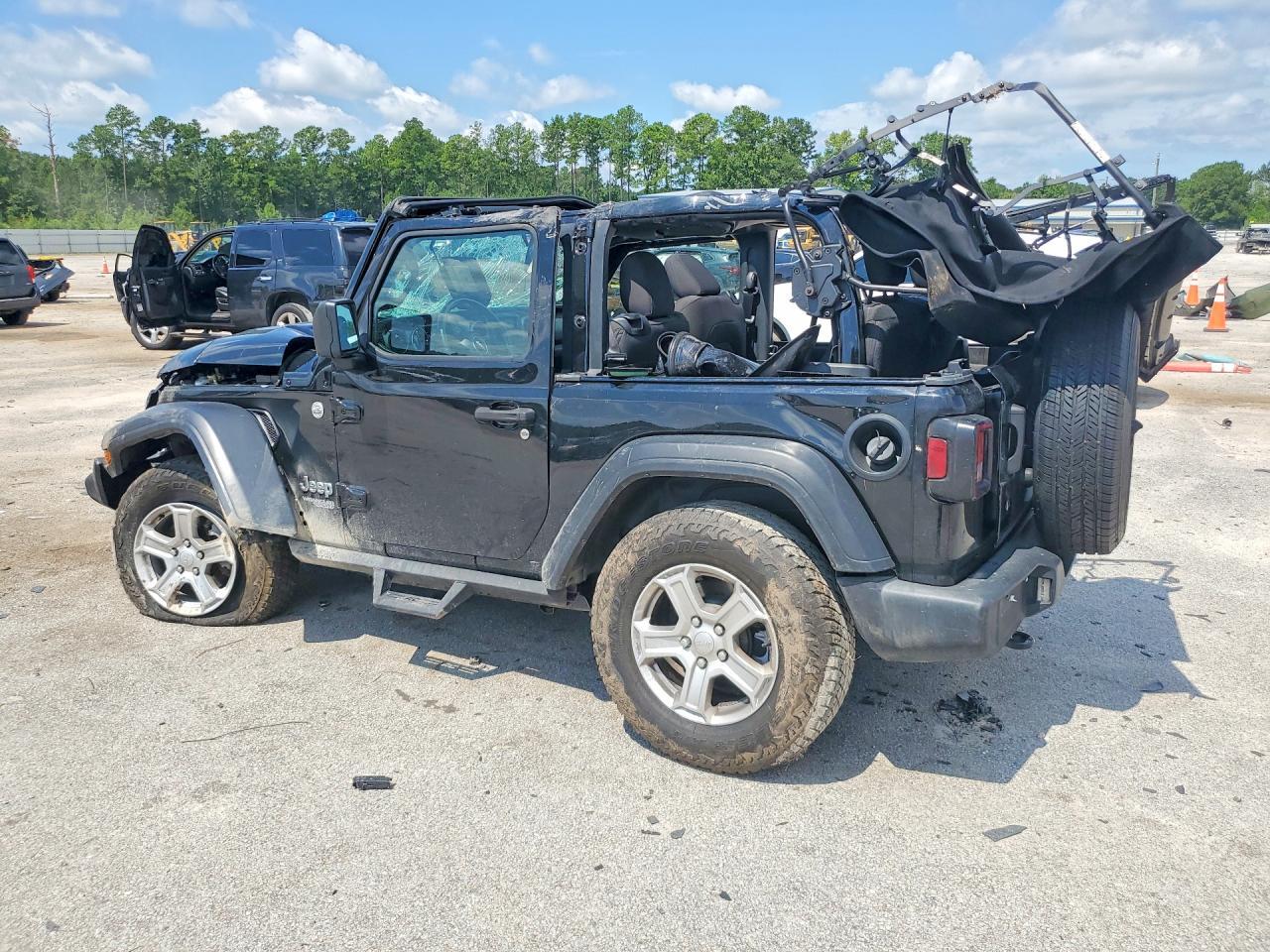 2020 Jeep Wrangler Sport - Фото 2