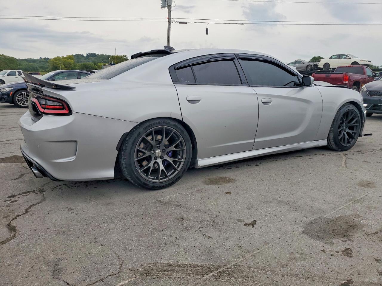 2019 Dodge Charger 4D - Фото 3