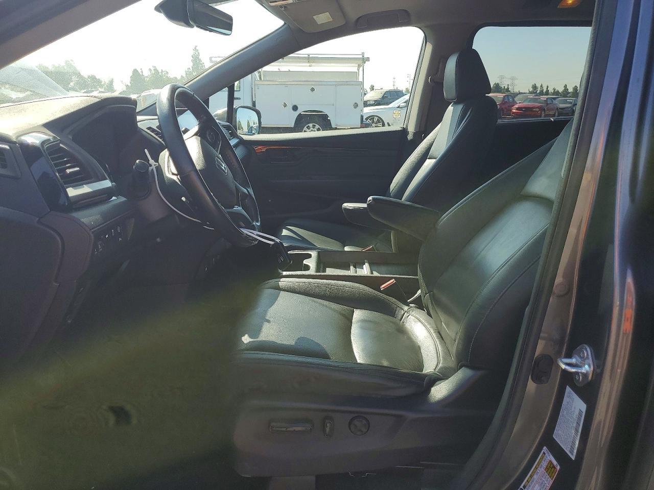 2023 Honda Odyssey Touring - Image 7