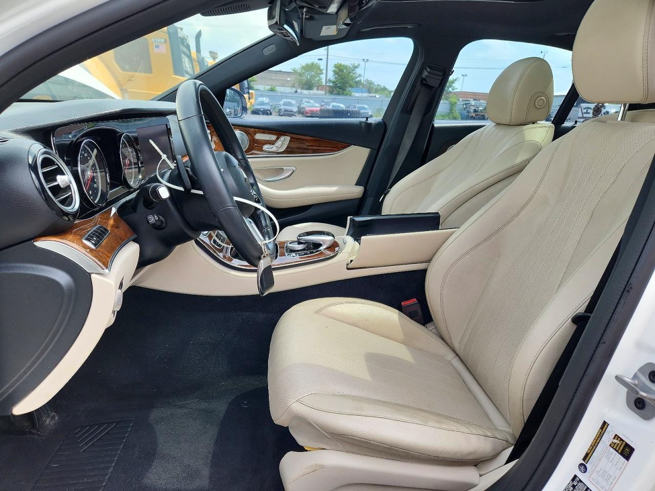2019 Mercedes-Benz E 300 4Matic - Image 7