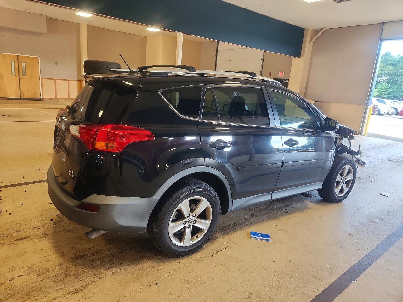 2015 Toyota Rav4 Xle - Image 3