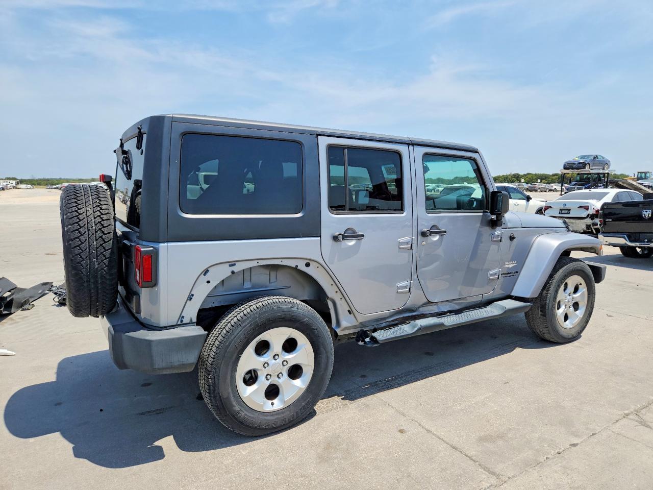 2014 Jeep Wrangler Unlimited Sahara - Фото 3