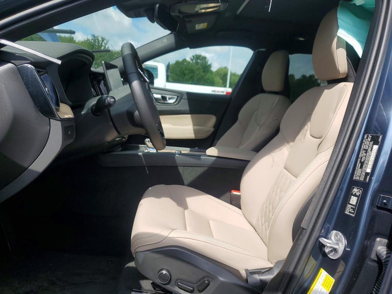 2026 Volvo Xc60 Plus - Фото 7