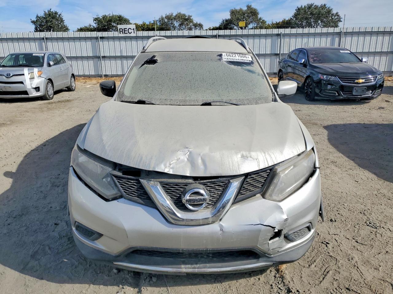 2016 Nissan Rogue S - Image 5
