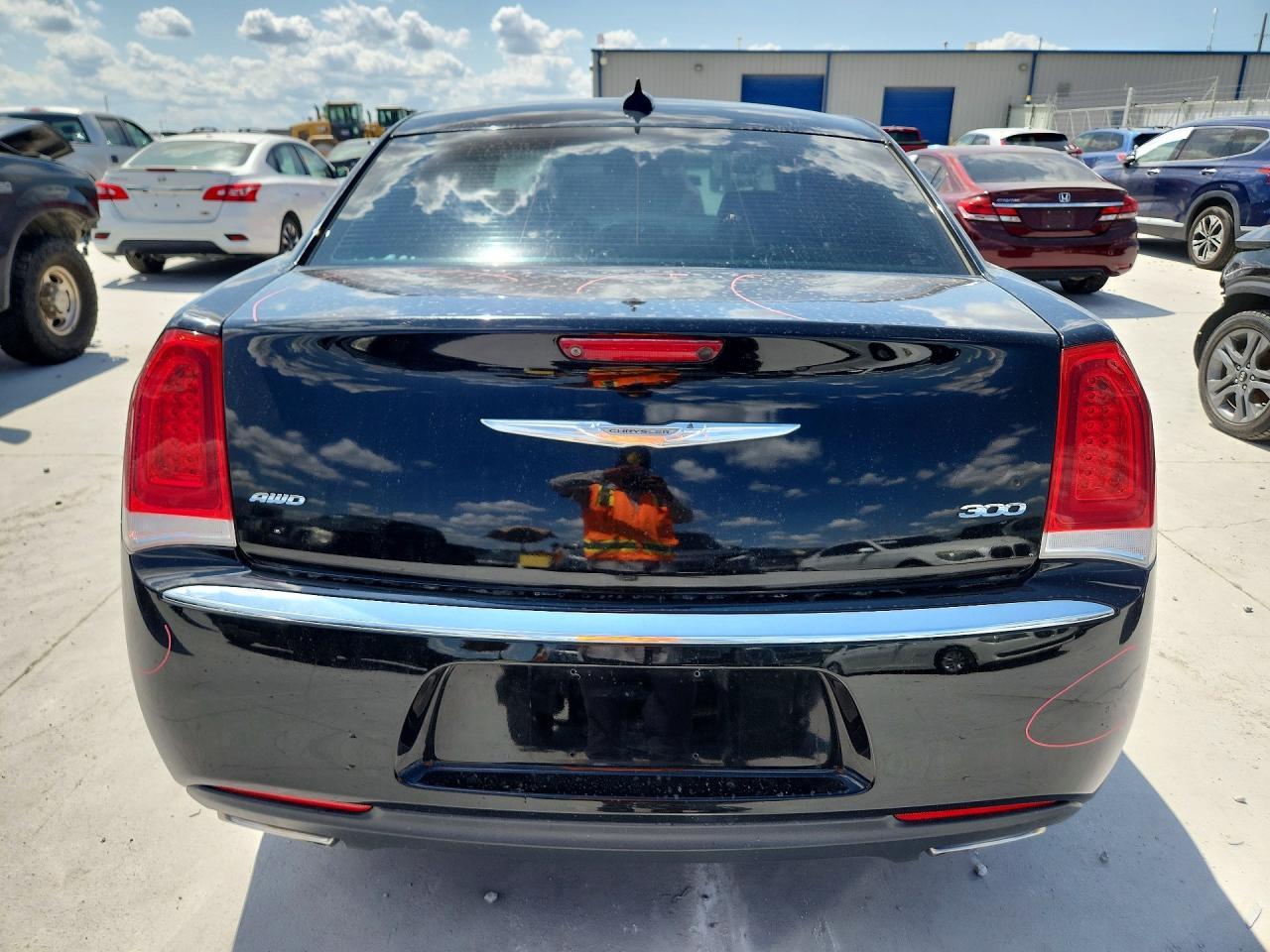 2015 Chrysler 300 Limited - Image 6