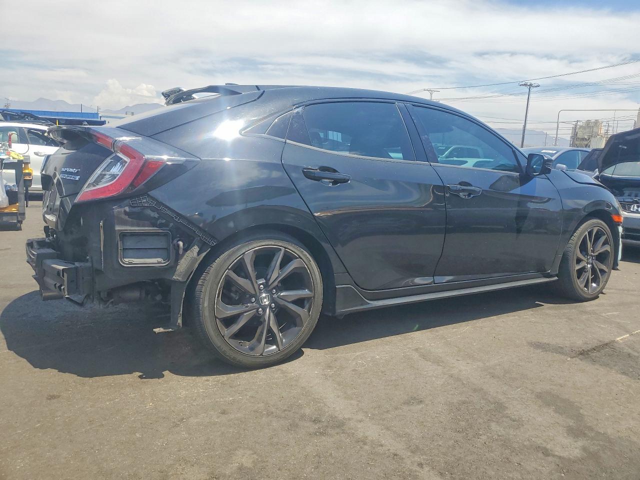 2018 Honda Civic Sport Touring - Фото 3
