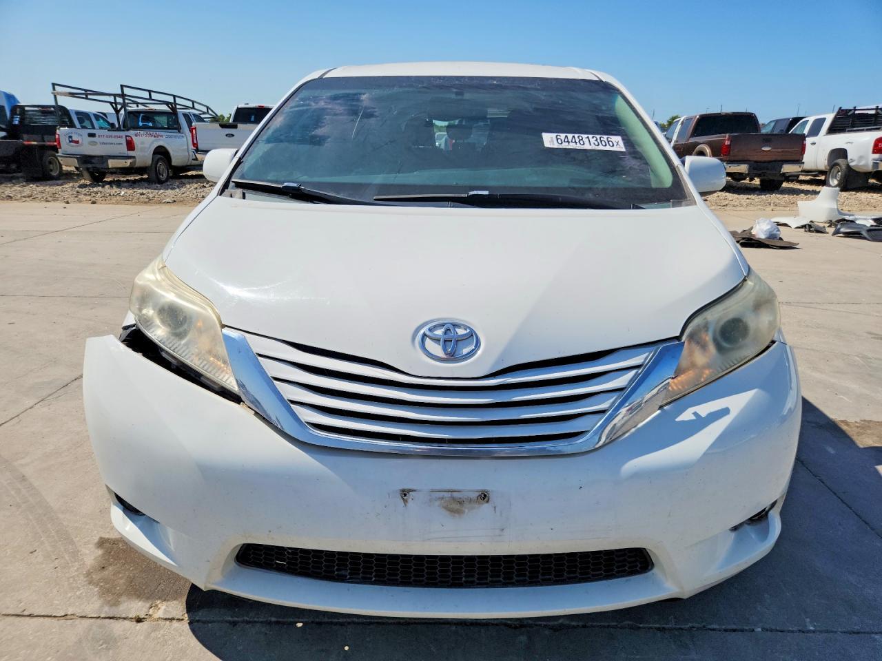 2015 Toyota Sienna Le - Image 5