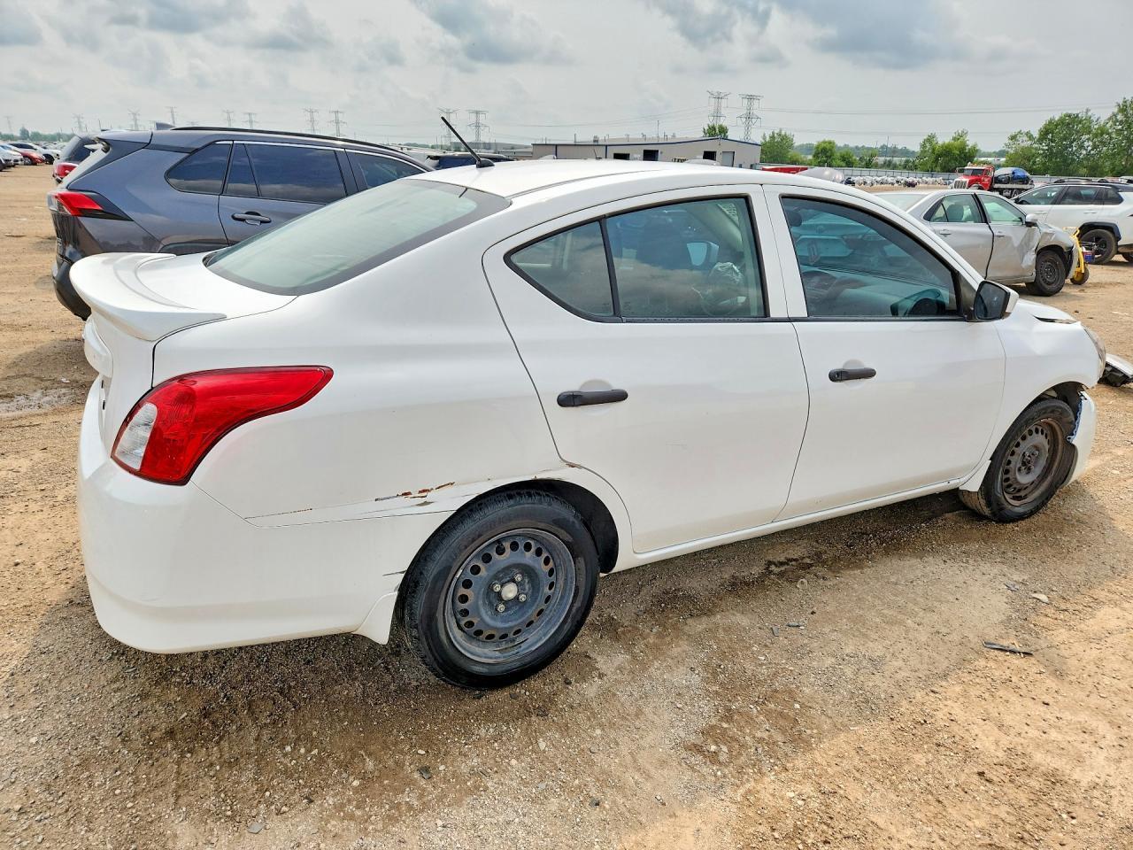 2018 Nissan Versa S Plus - Фото 3