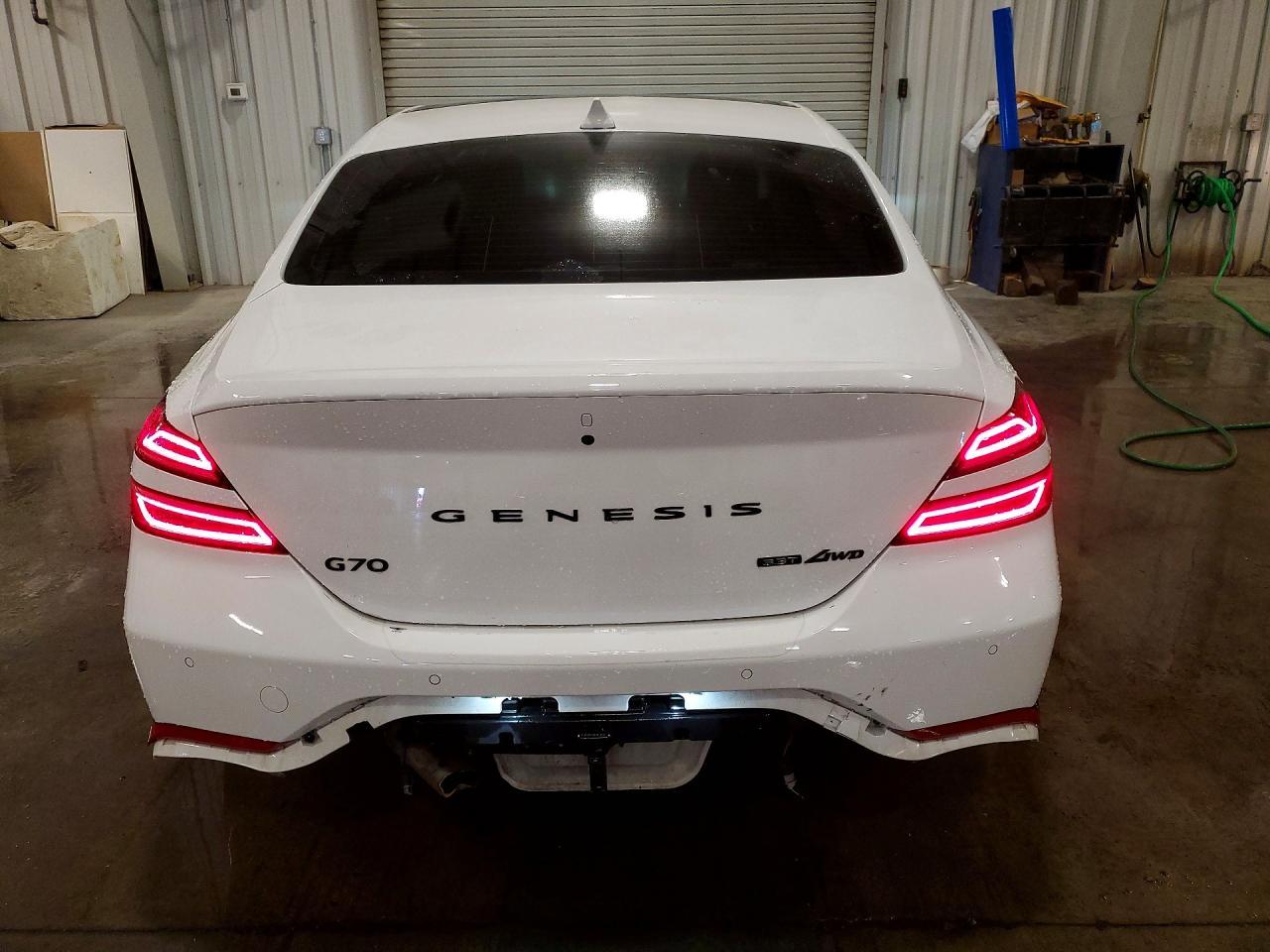 2023 Genesis G70 3.3T Standard - Image 6