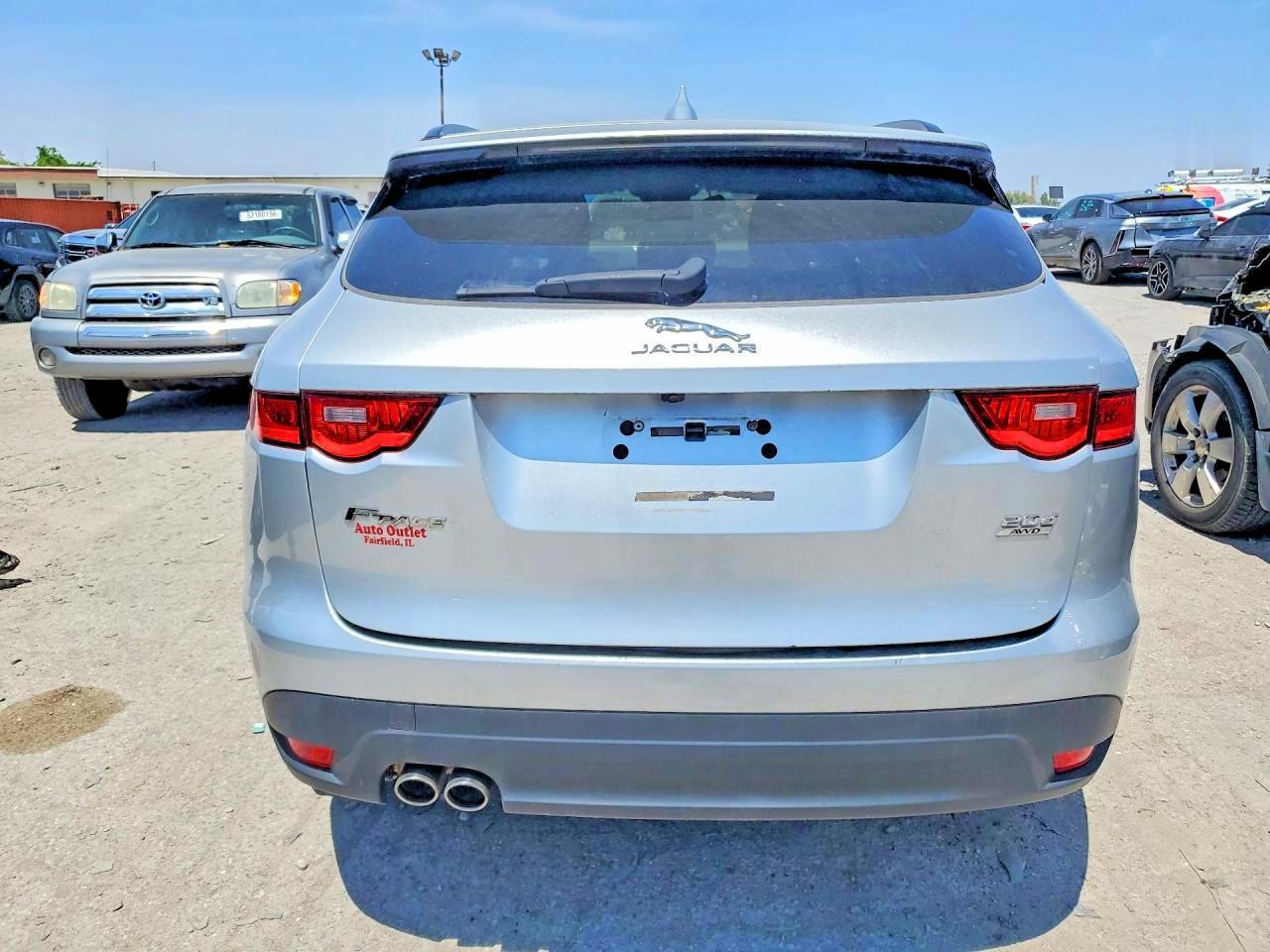 2017 Jaguar F-Pace Premium - Фото 6