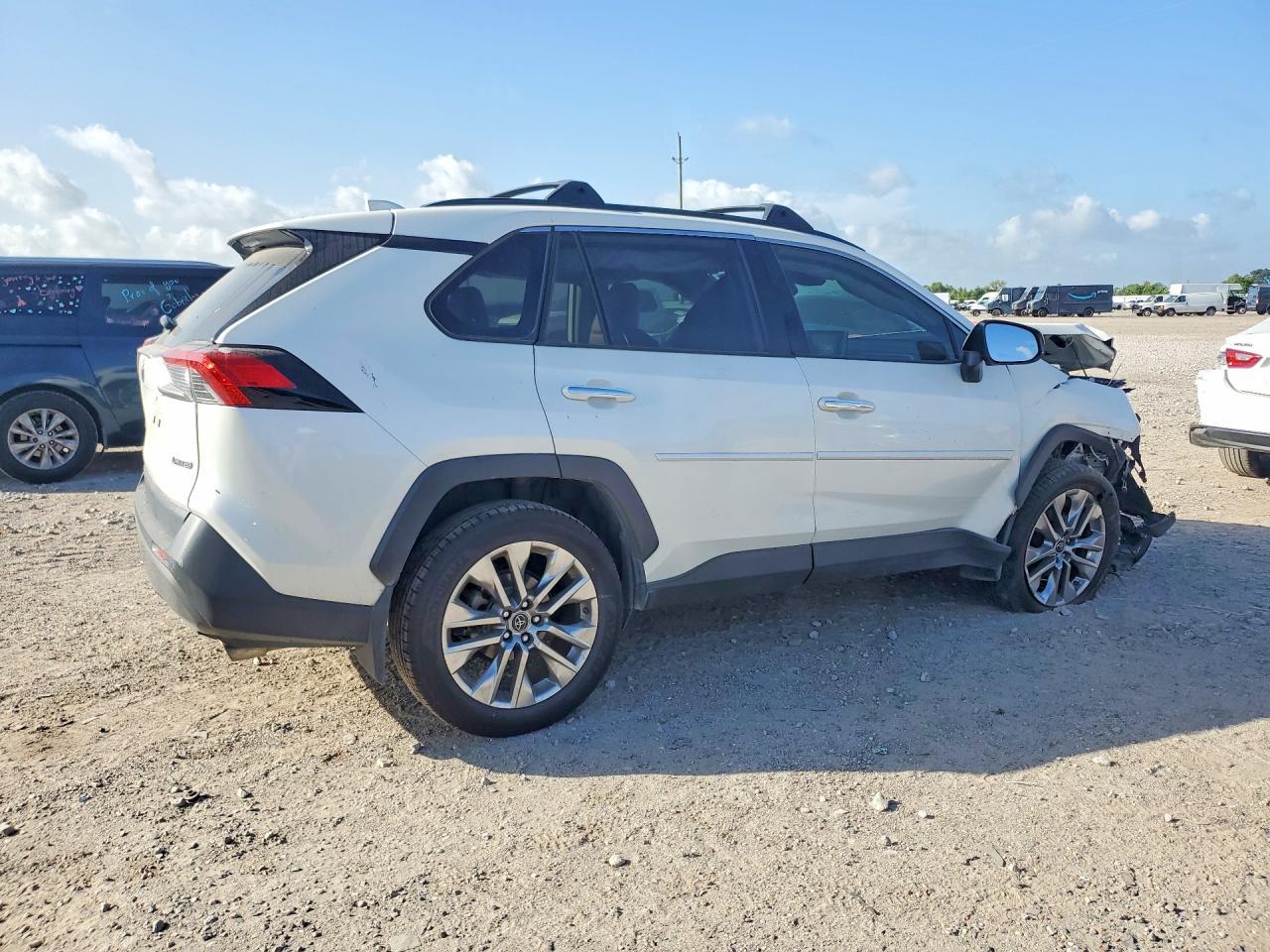 2019 Toyota Rav4 Limited - Фото 3