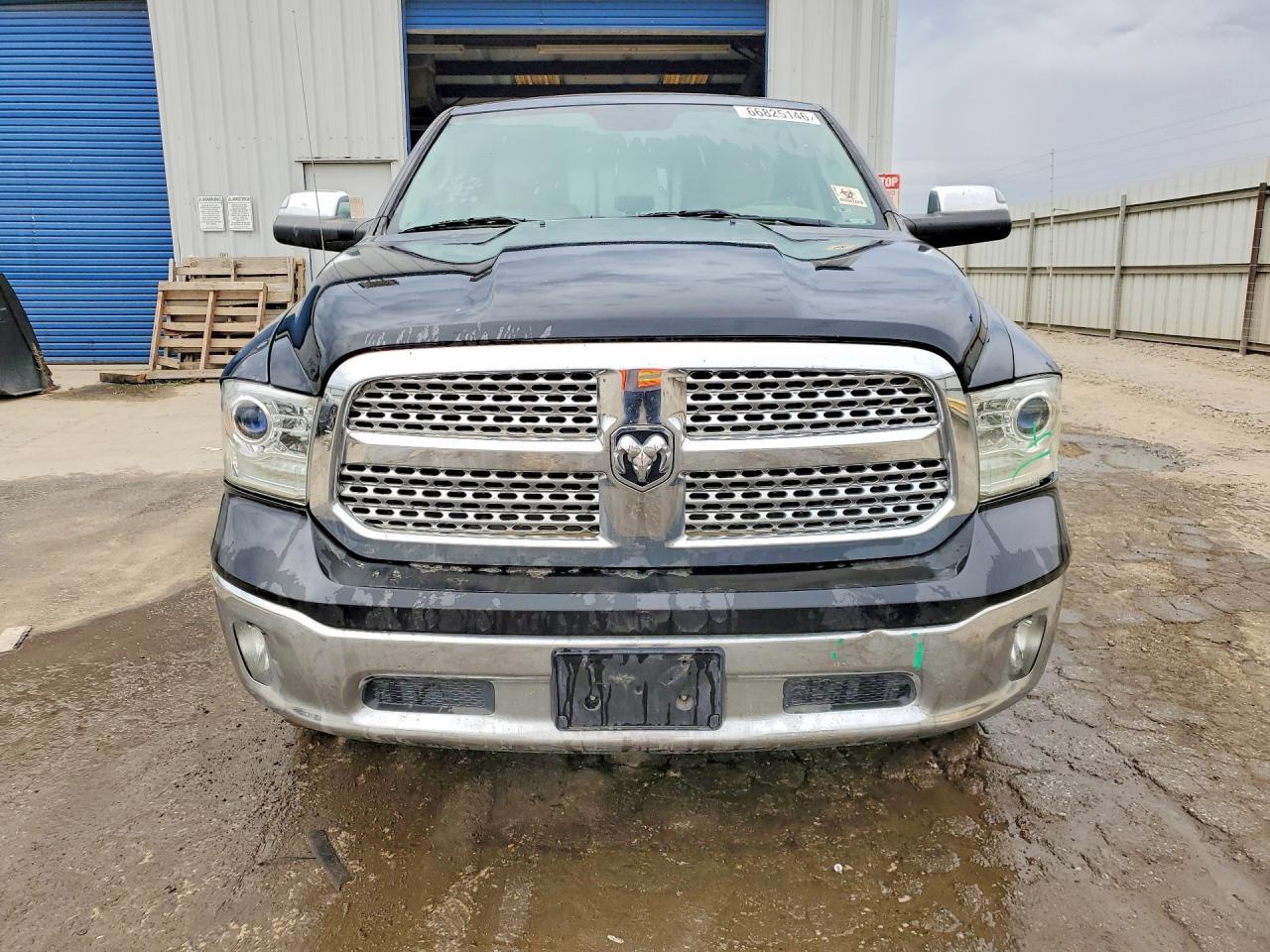 2018 Ram 1500 Laramie - Image 5