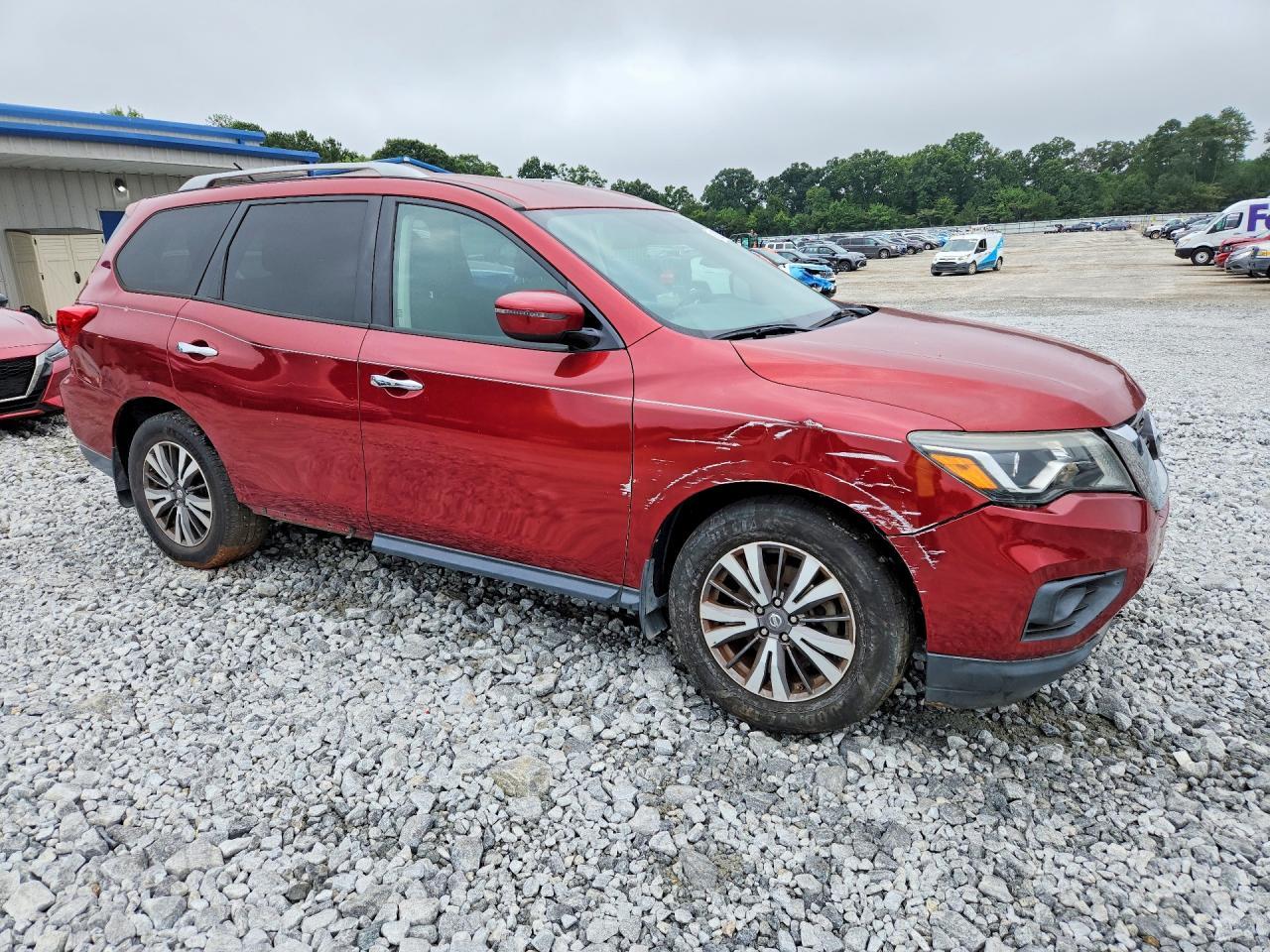 2017 Nissan Pathfinder S - Image 4