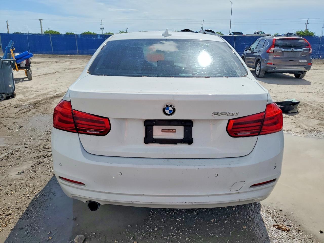 2017 BMW 320 I - Image 6