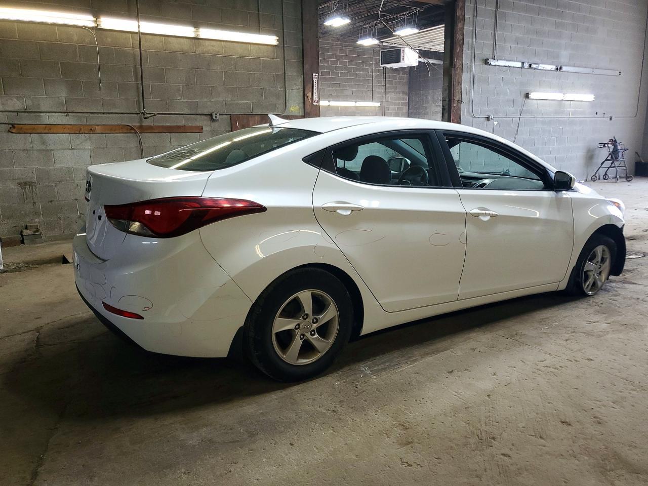 2015 Hyundai Elantra Se - Image 3