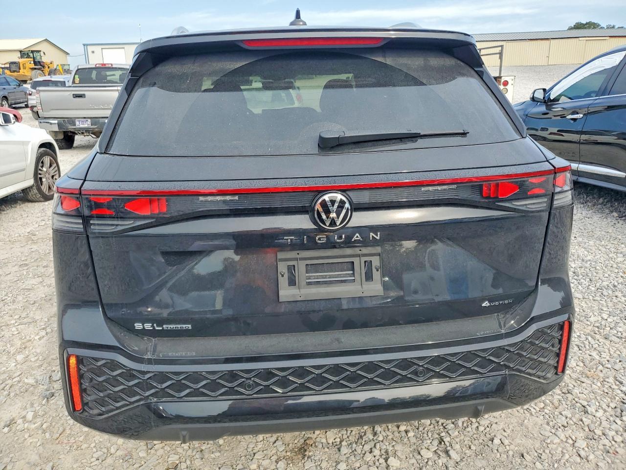 2026 Volkswagen Tiguan Sel R-Line Turbo - Image 6