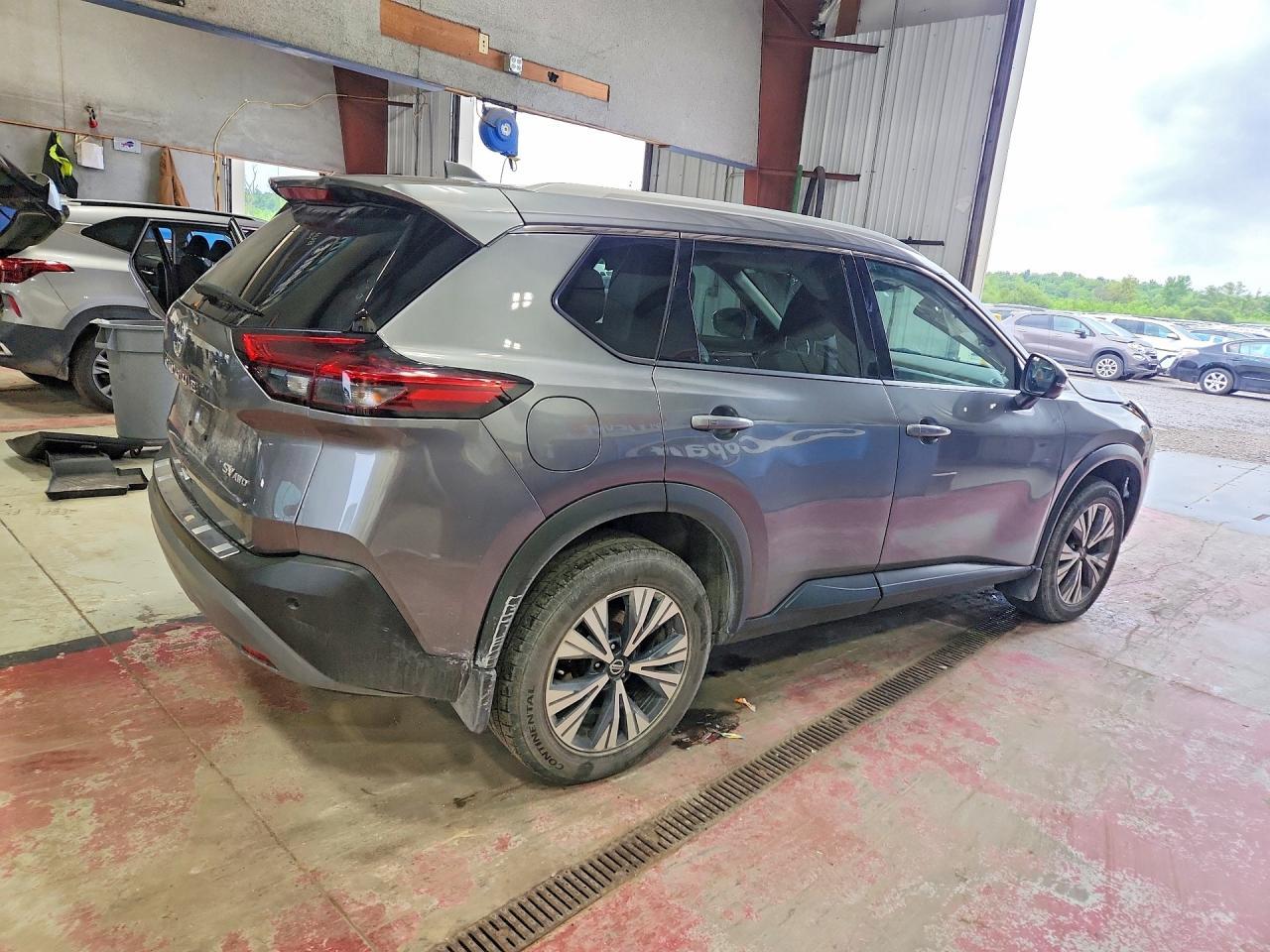 2021 Nissan Rogue Sv - Image 3