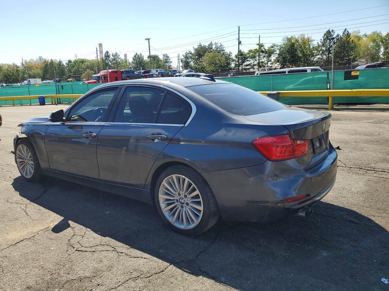 2015 BMW 328 I - Фото 2