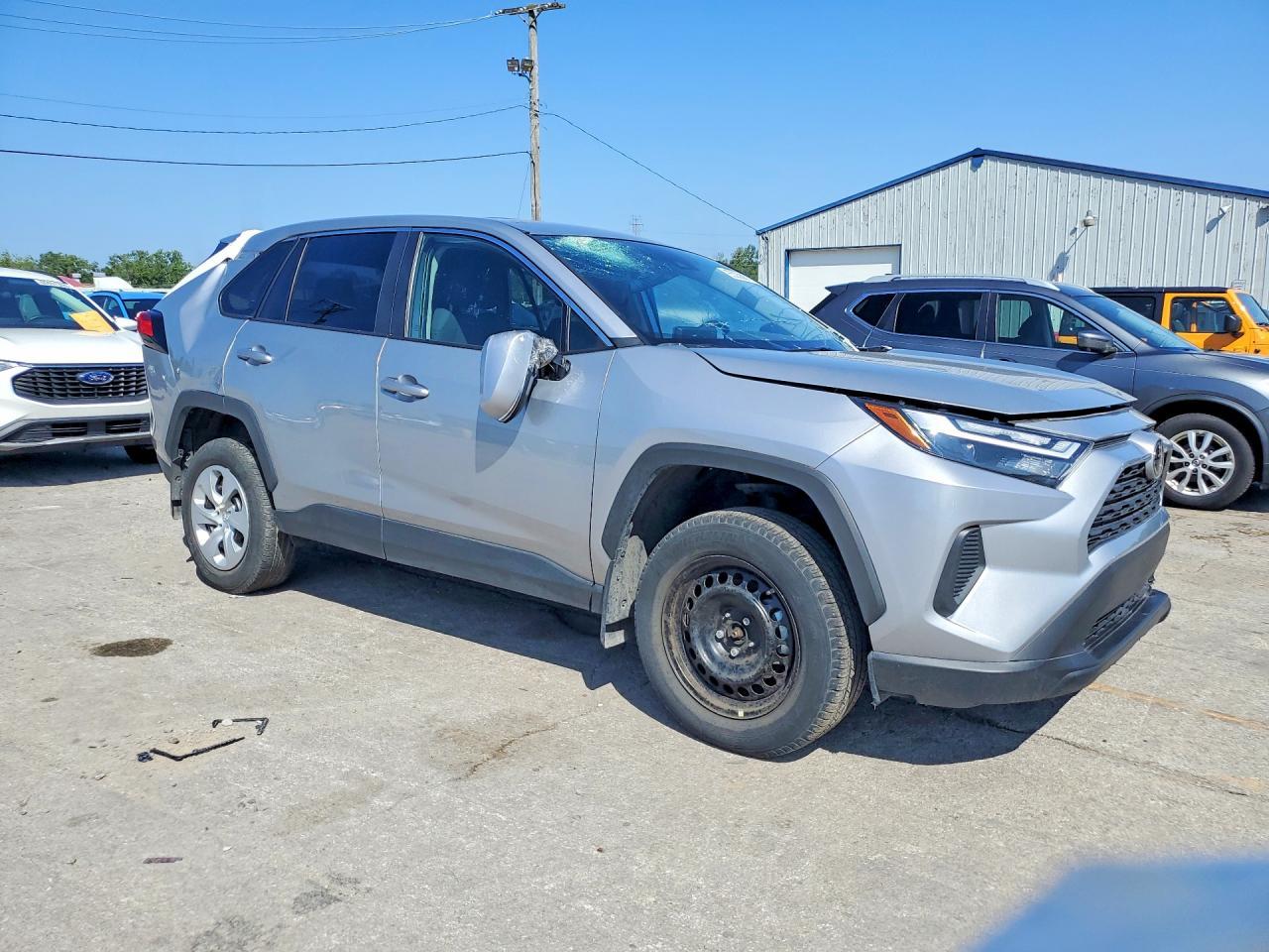 2025 Toyota Rav4 Le - Image 4