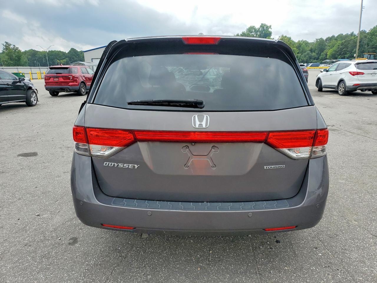 2015 Honda Odyssey Touring - Image 6
