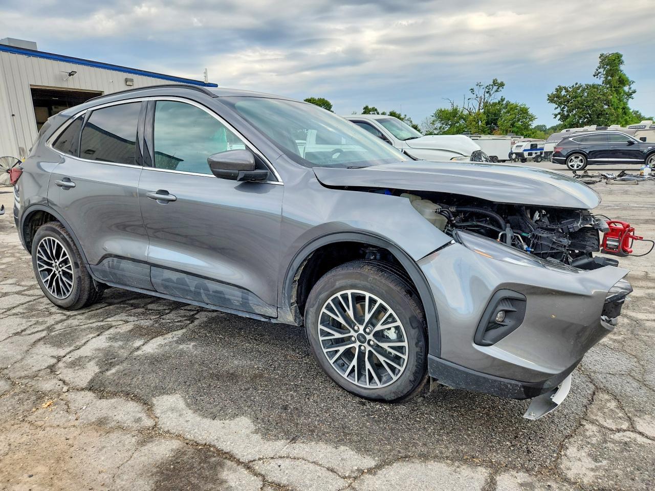 2026 Ford Escape - Image 4