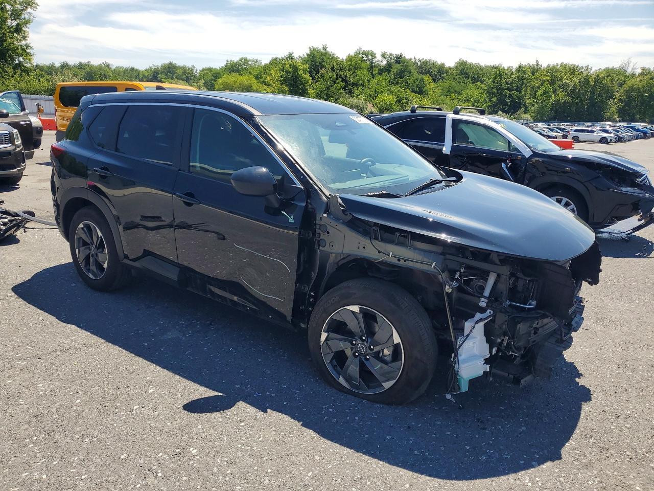 2025 Nissan Rogue Sv - Image 4