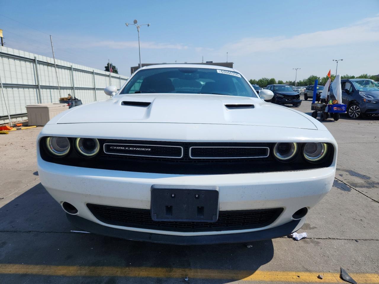 2017 Dodge Challenger Sxt - Image 5