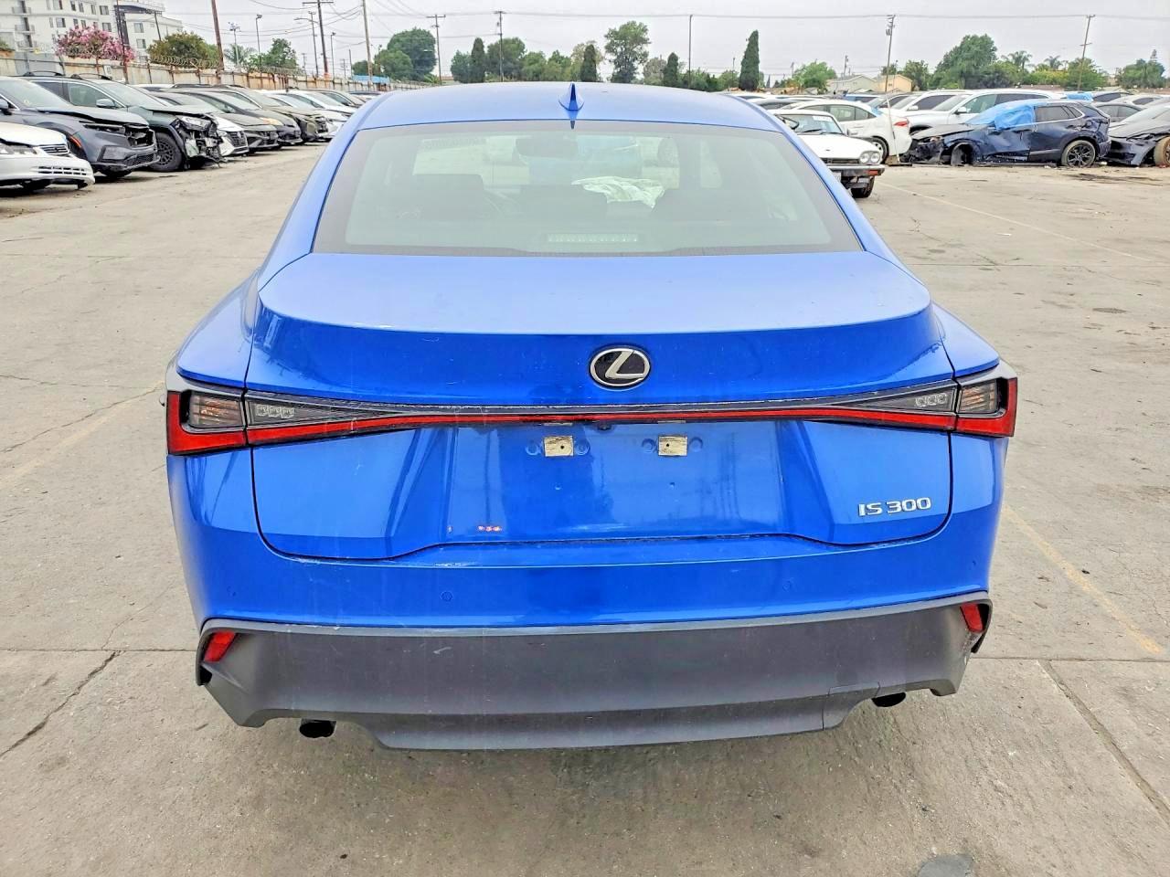 2021 Lexus Is 300 - Image 6