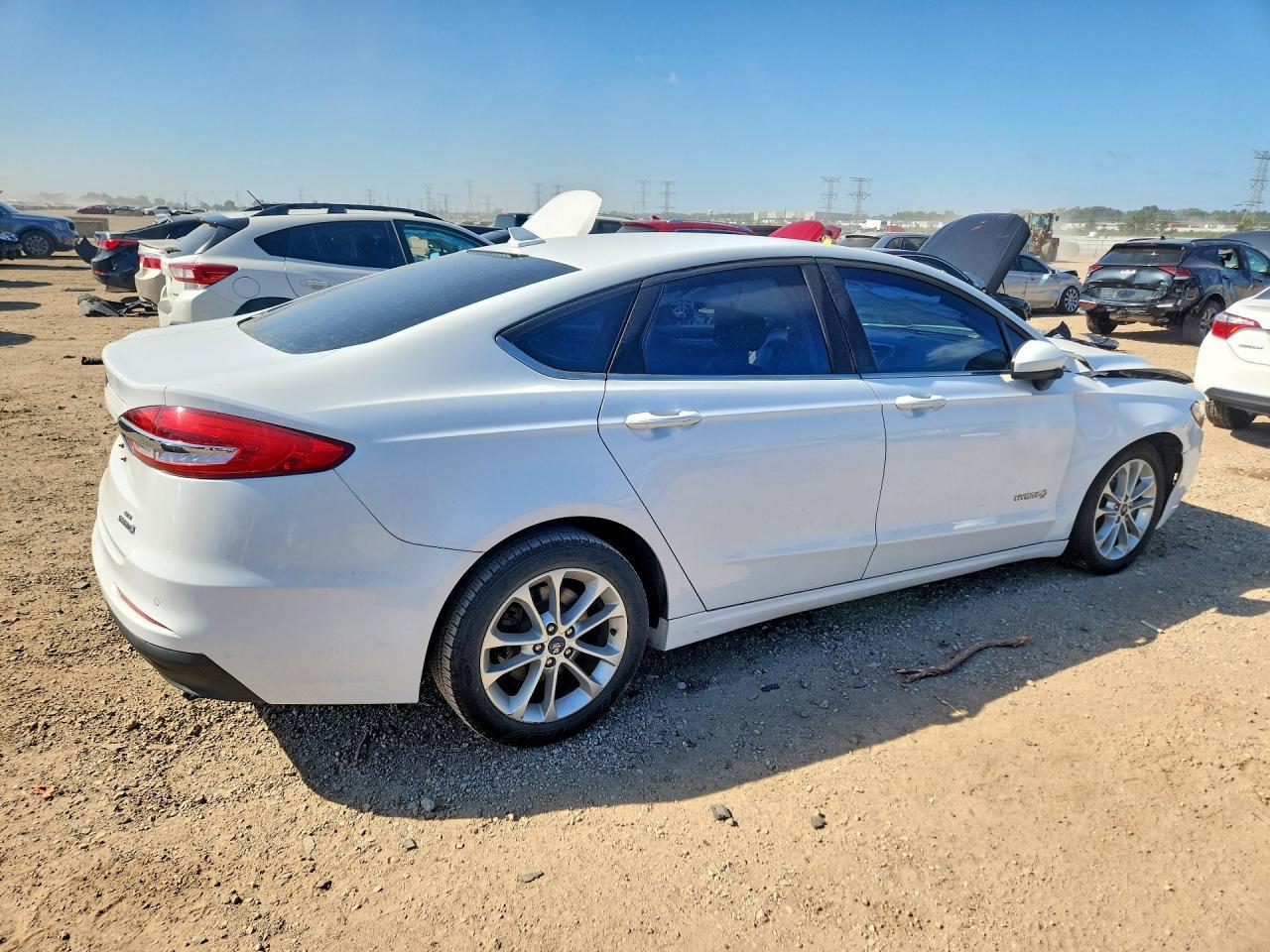2019 Ford Fusion Se - Фото 3