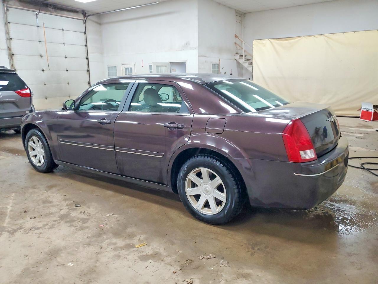 2005 Chrysler 300 Touring - Фото 2