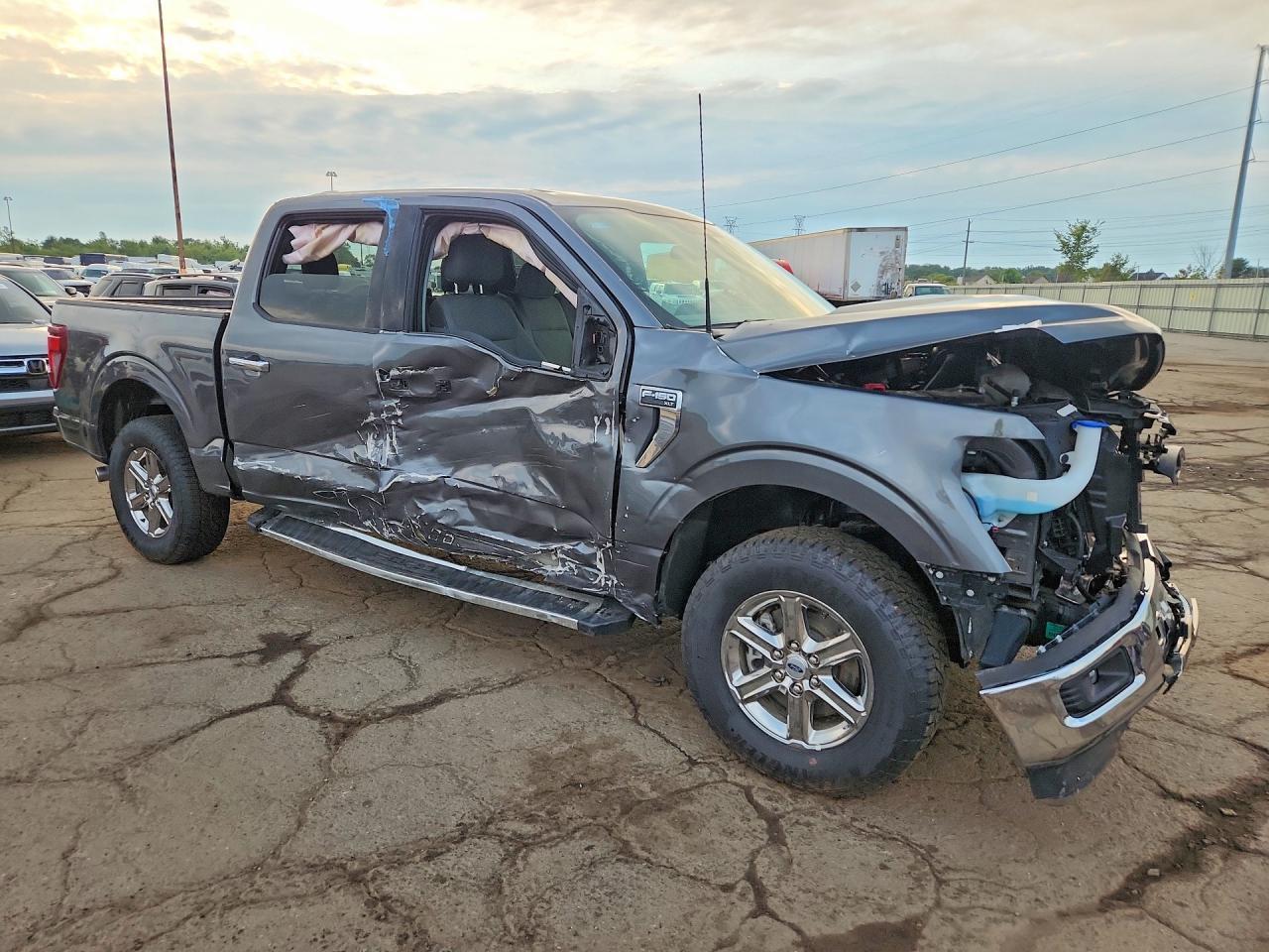 2025 Ford F150 Xlt - Фото 4