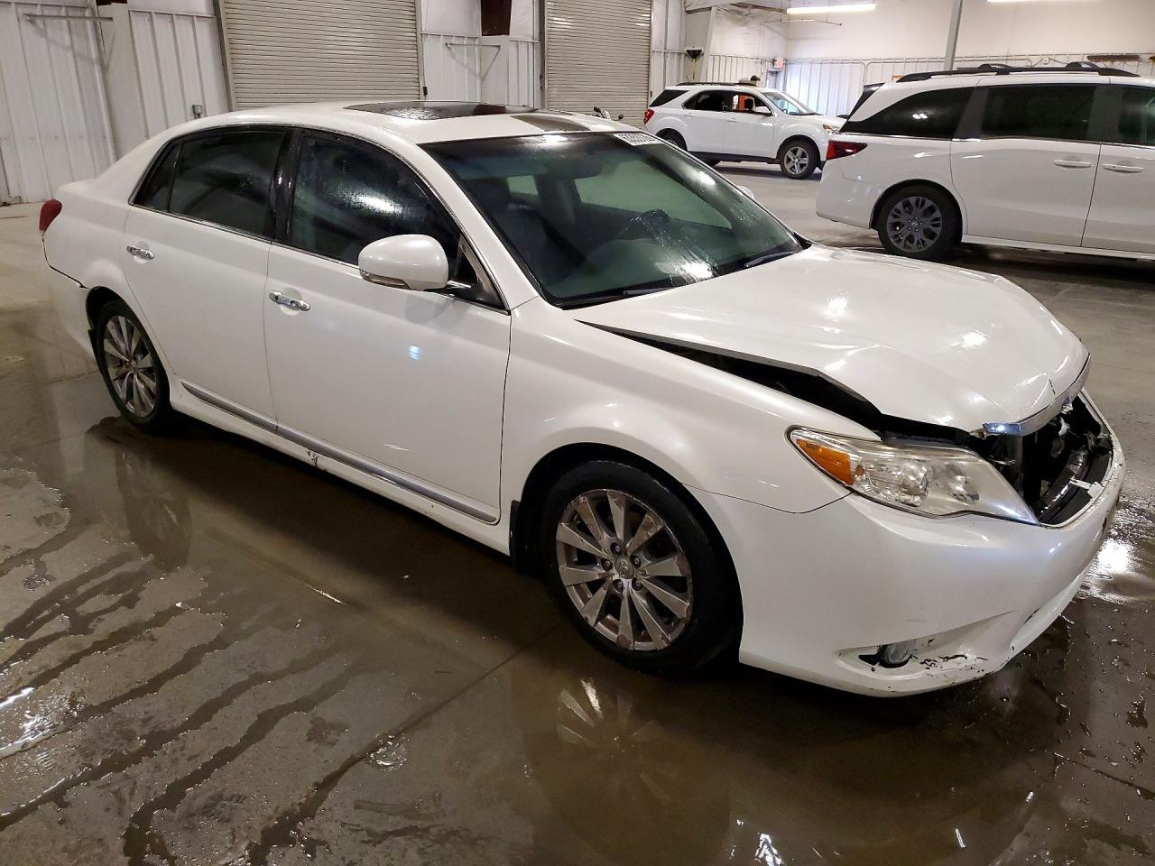 2011 Toyota Avalon Limited - Фото 4