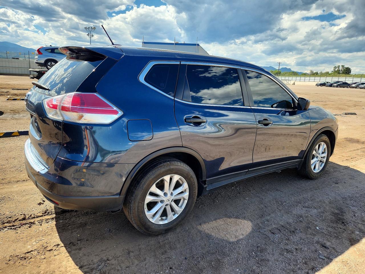 2016 Nissan Rogue S - Фото 3