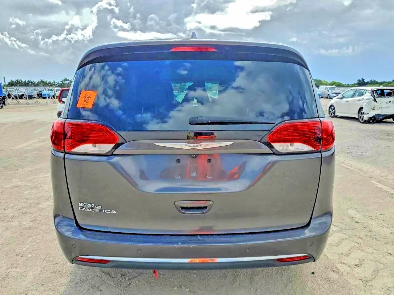 2017 Chrysler Pacifica Touring L Plus - Фото 6