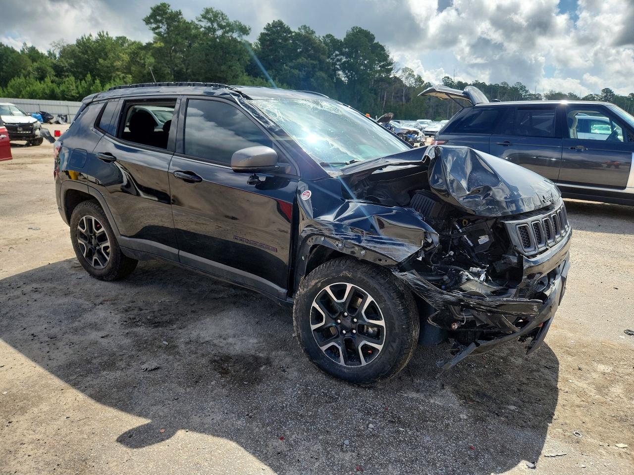 2019 Jeep Compass Trailhawk - Image 4