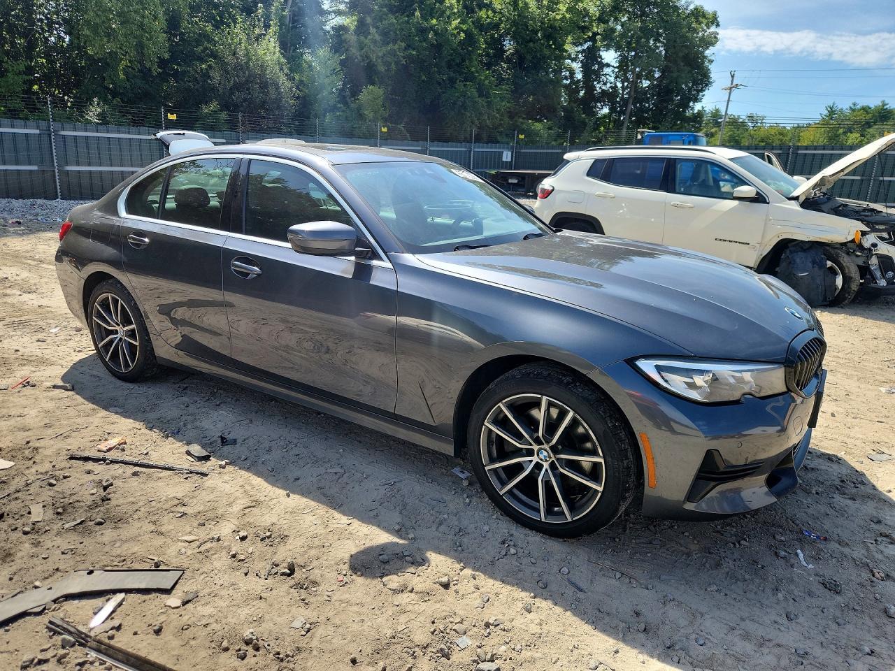 2020 BMW 330Xi - Фото 4