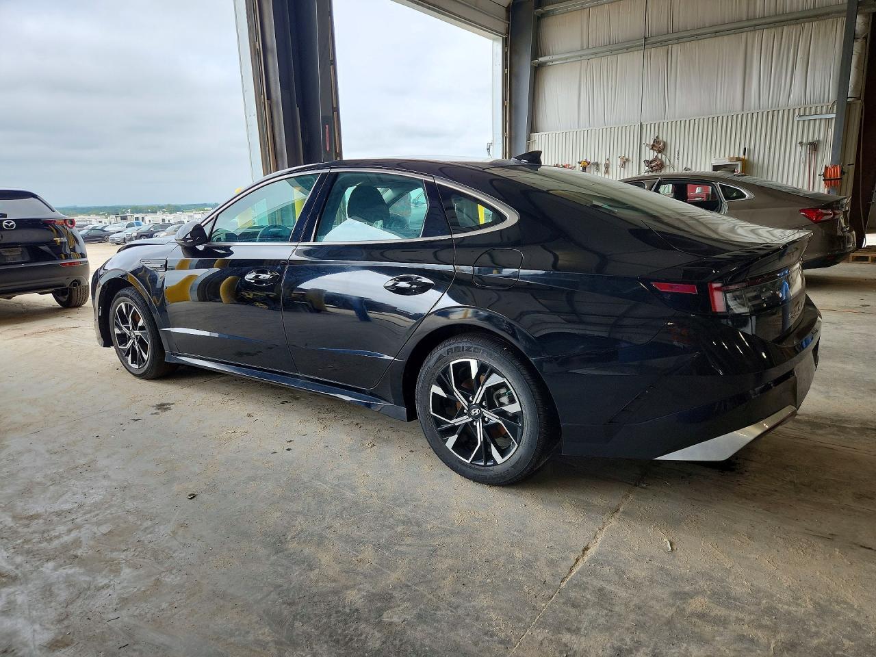2025 Hyundai Sonata Sel - Image 2