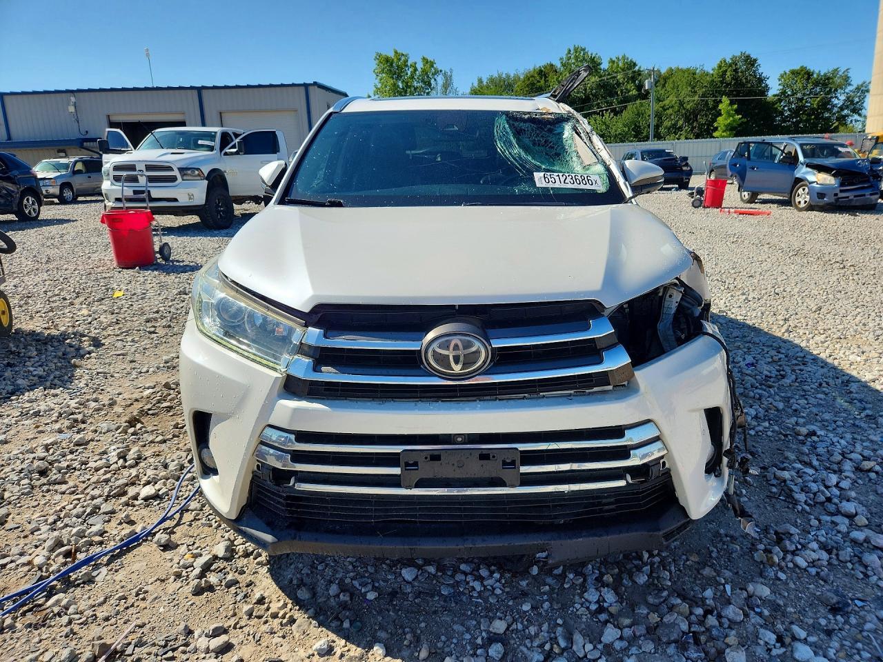 2017 Toyota Highlander Limited - Image 5